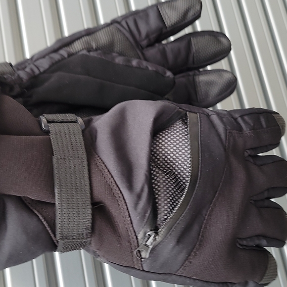 Winter gloves - Picture 3 of 3